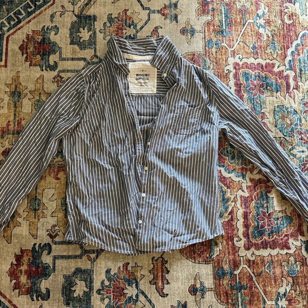 Blue and white striped button